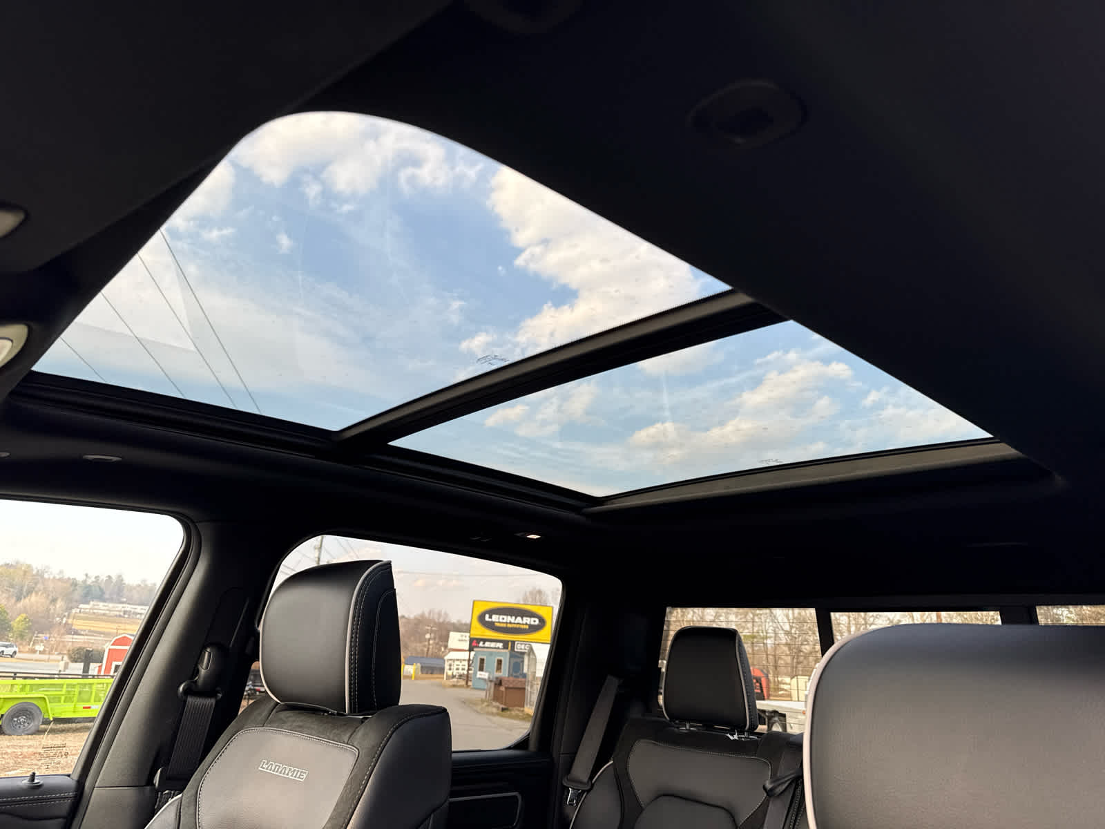 2026 RAM 1500 Laramie Crew Cab 4x4 5'7' Box