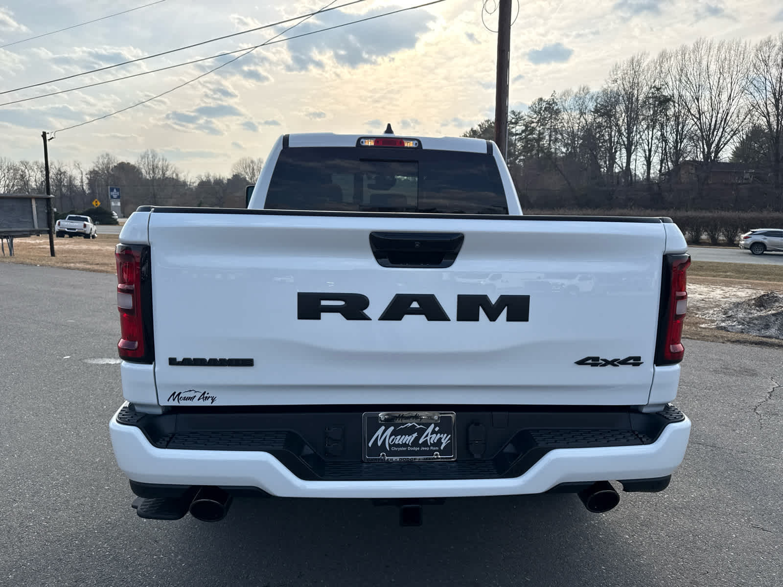2026 RAM 1500 Laramie Crew Cab 4x4 5'7' Box