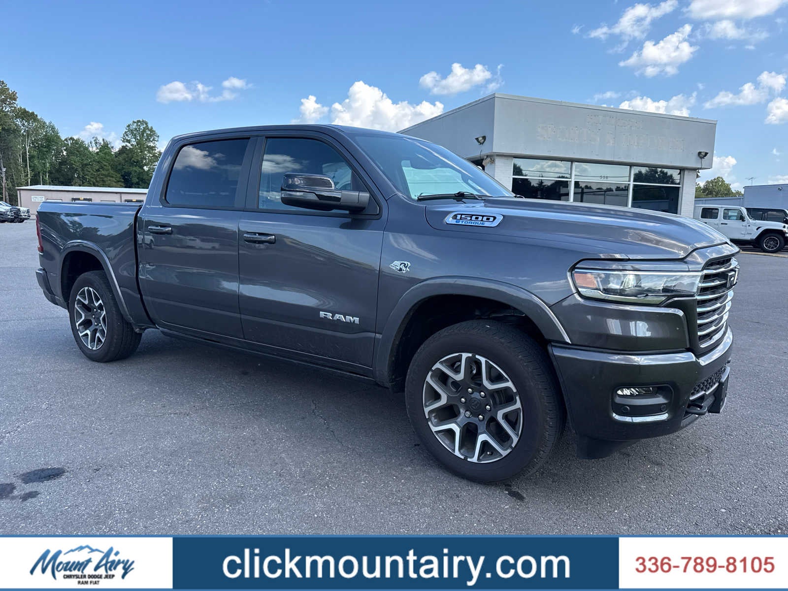 2026 RAM 1500 Laramie Crew Cab 4x4 5'7' Box