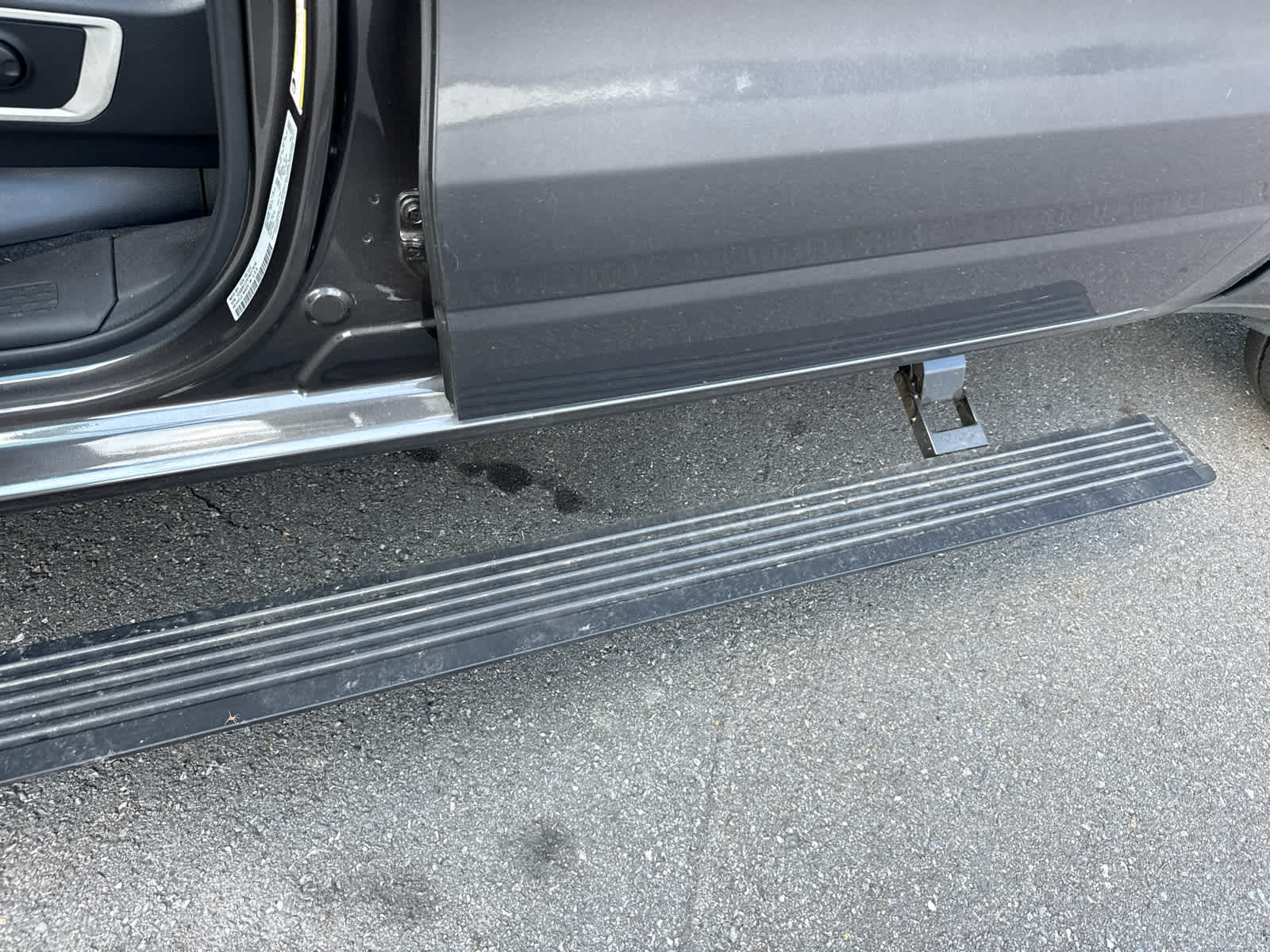 2026 RAM 1500 Laramie Crew Cab 4x4 5'7' Box