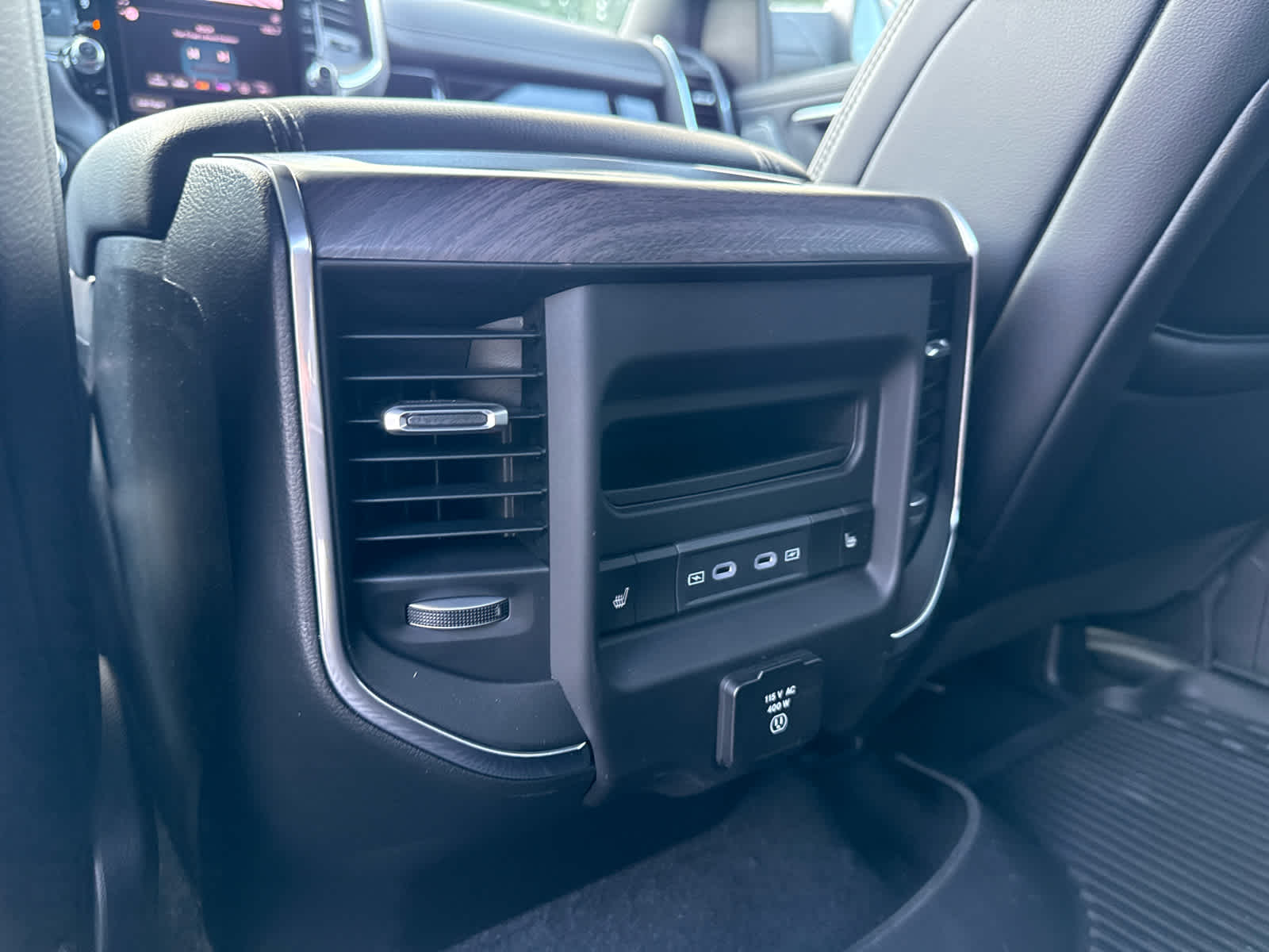 2026 RAM 1500 Laramie Crew Cab 4x4 5'7' Box