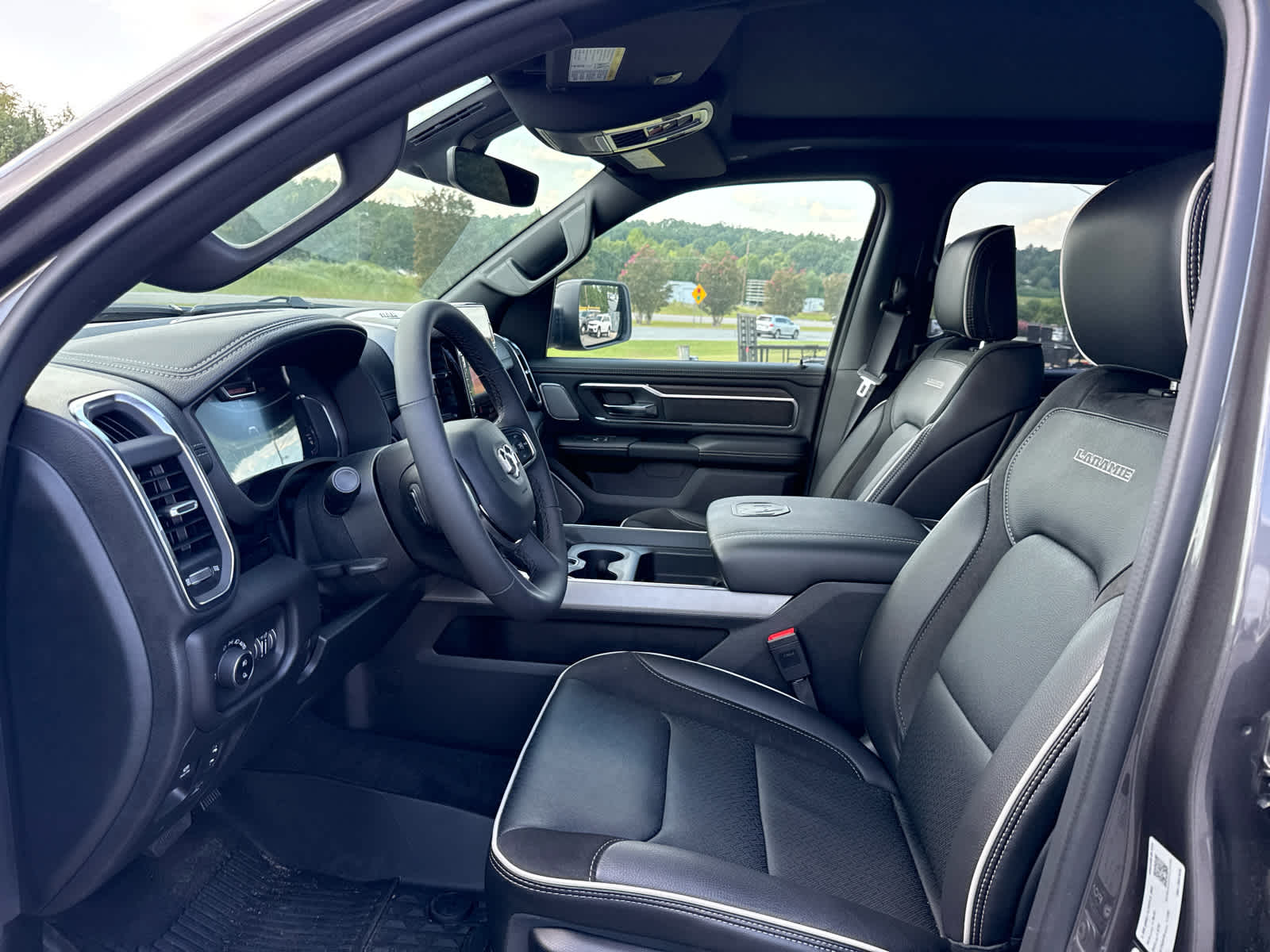2026 RAM 1500 Laramie Crew Cab 4x4 5'7' Box