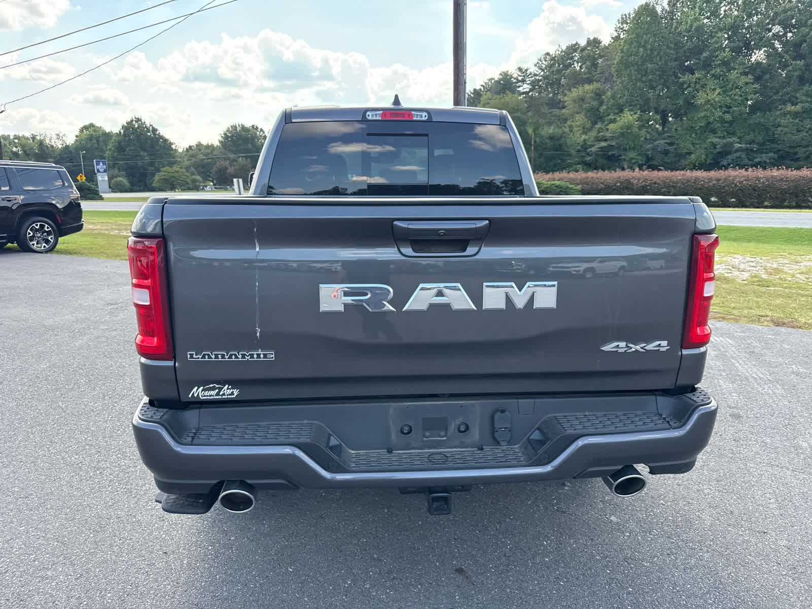 2026 RAM 1500 Laramie Crew Cab 4x4 5'7' Box
