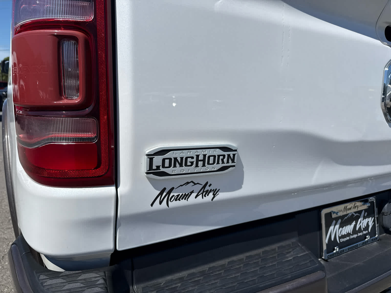 2020 RAM 1500 Laramie Longhorn Crew Cab 4x4 5'7' Box