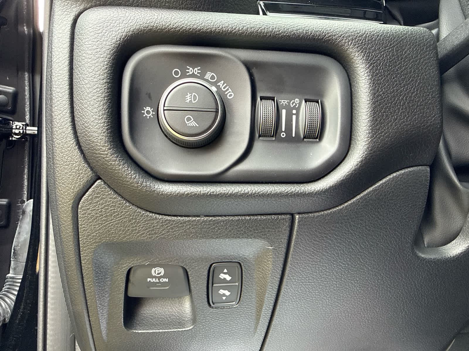 2025 RAM 1500 Rebel Crew Cab 4x4 5'7' Box
