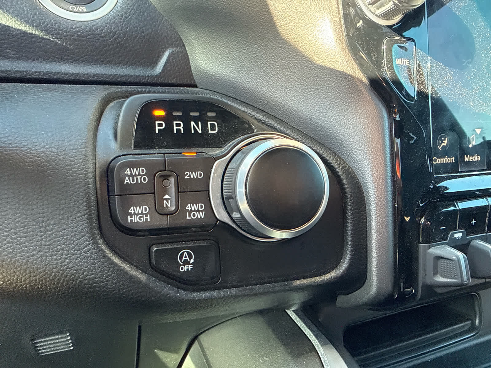 2023 RAM 1500 Big Horn Crew Cab 4x4 6'4' Box