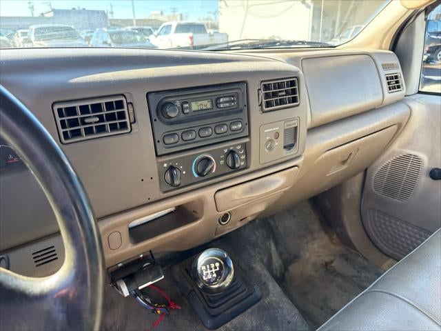 2004 Ford F-550 Chassis XL