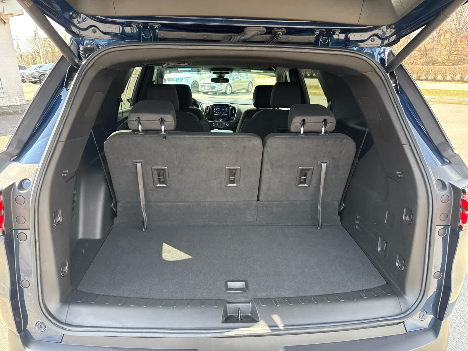 2023 Chevrolet Traverse AWD LT Cloth