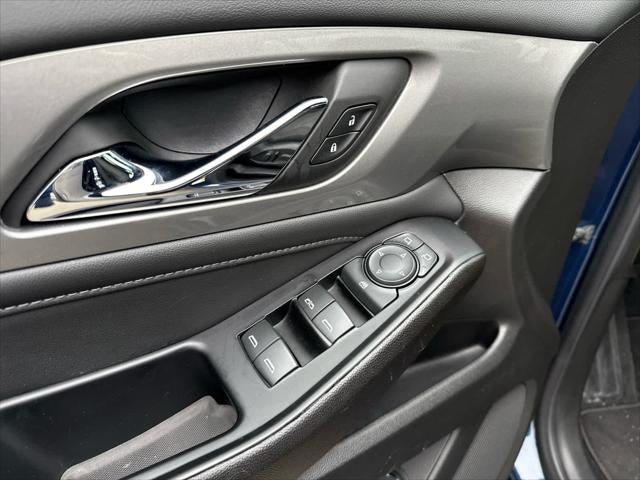 2023 Chevrolet Traverse AWD LT Cloth