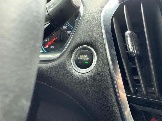 2023 Chevrolet Traverse AWD LT Cloth