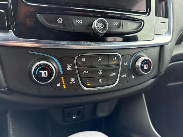 2023 Chevrolet Traverse AWD LT Cloth