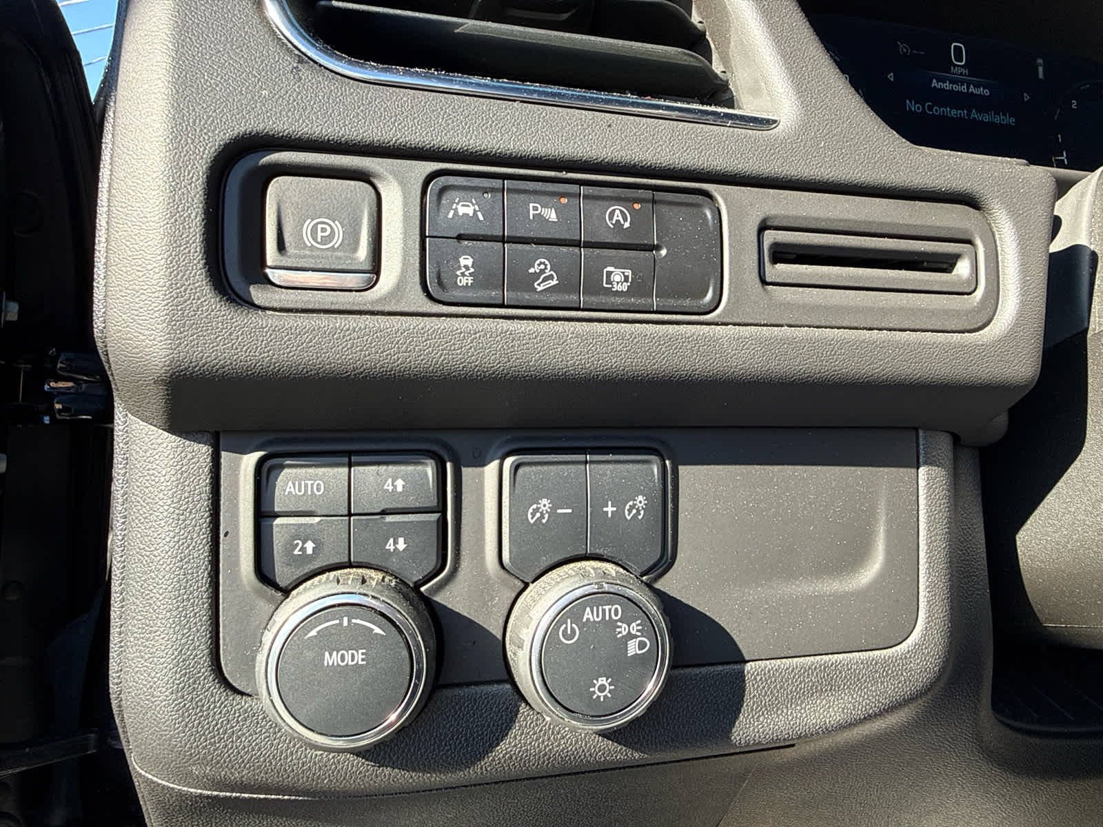 2024 Chevrolet Suburban 4WD Z71