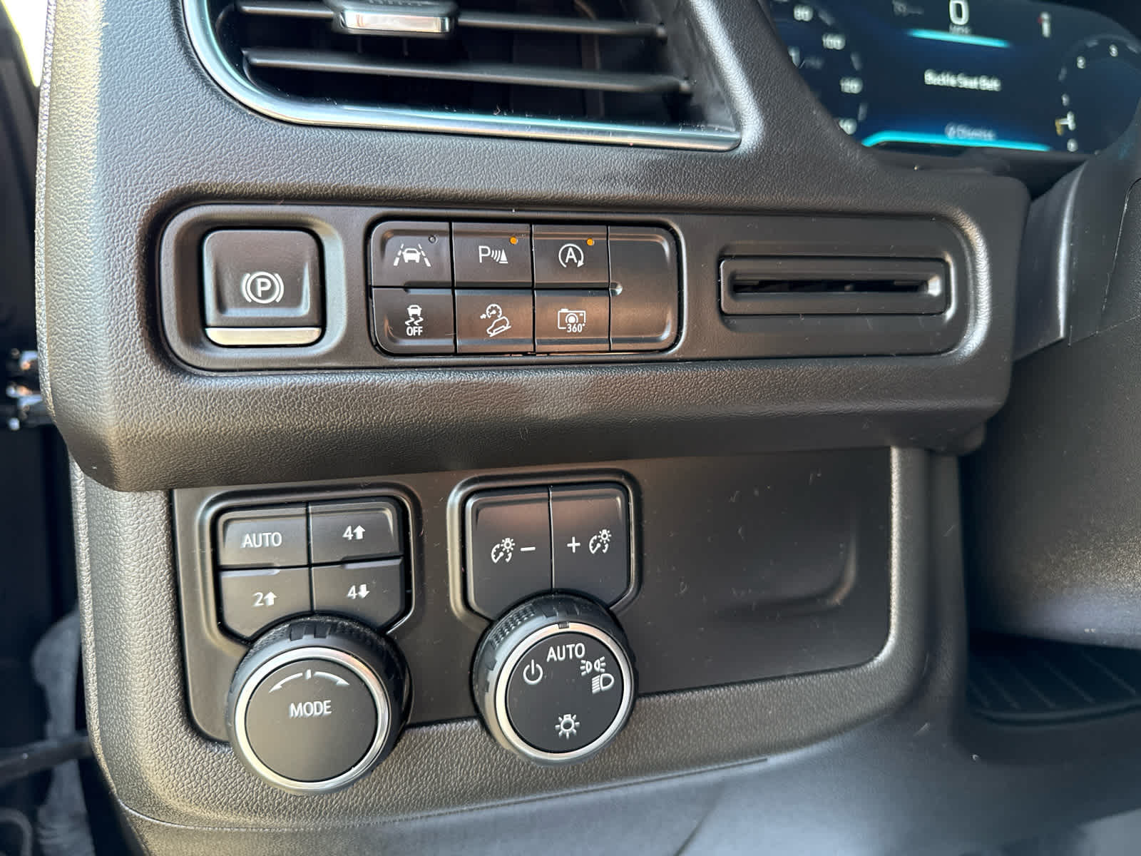 2024 Chevrolet Suburban 4WD Z71