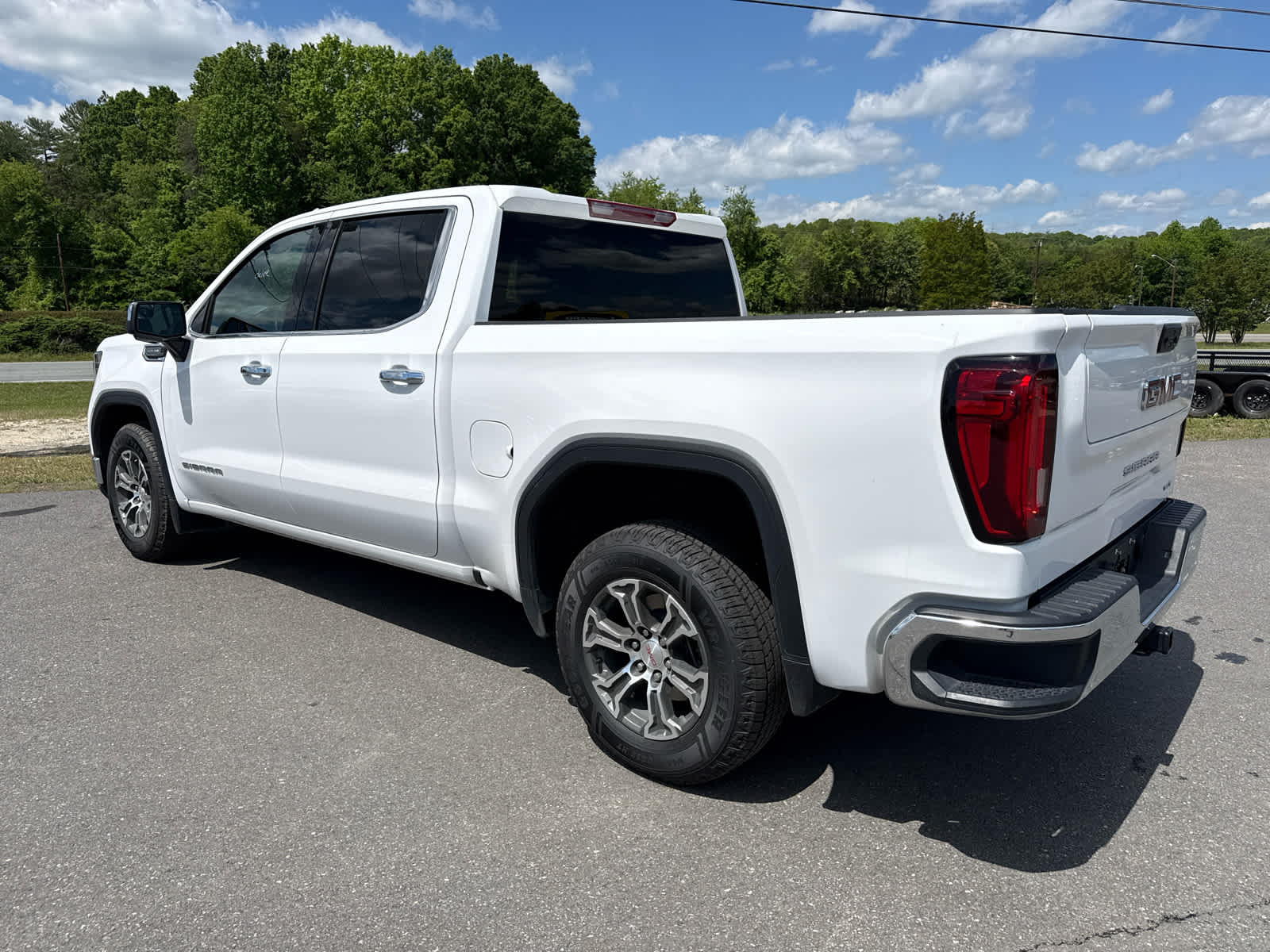 2025 GMC Sierra 1500 2WD Crew Cab Short Box SLT