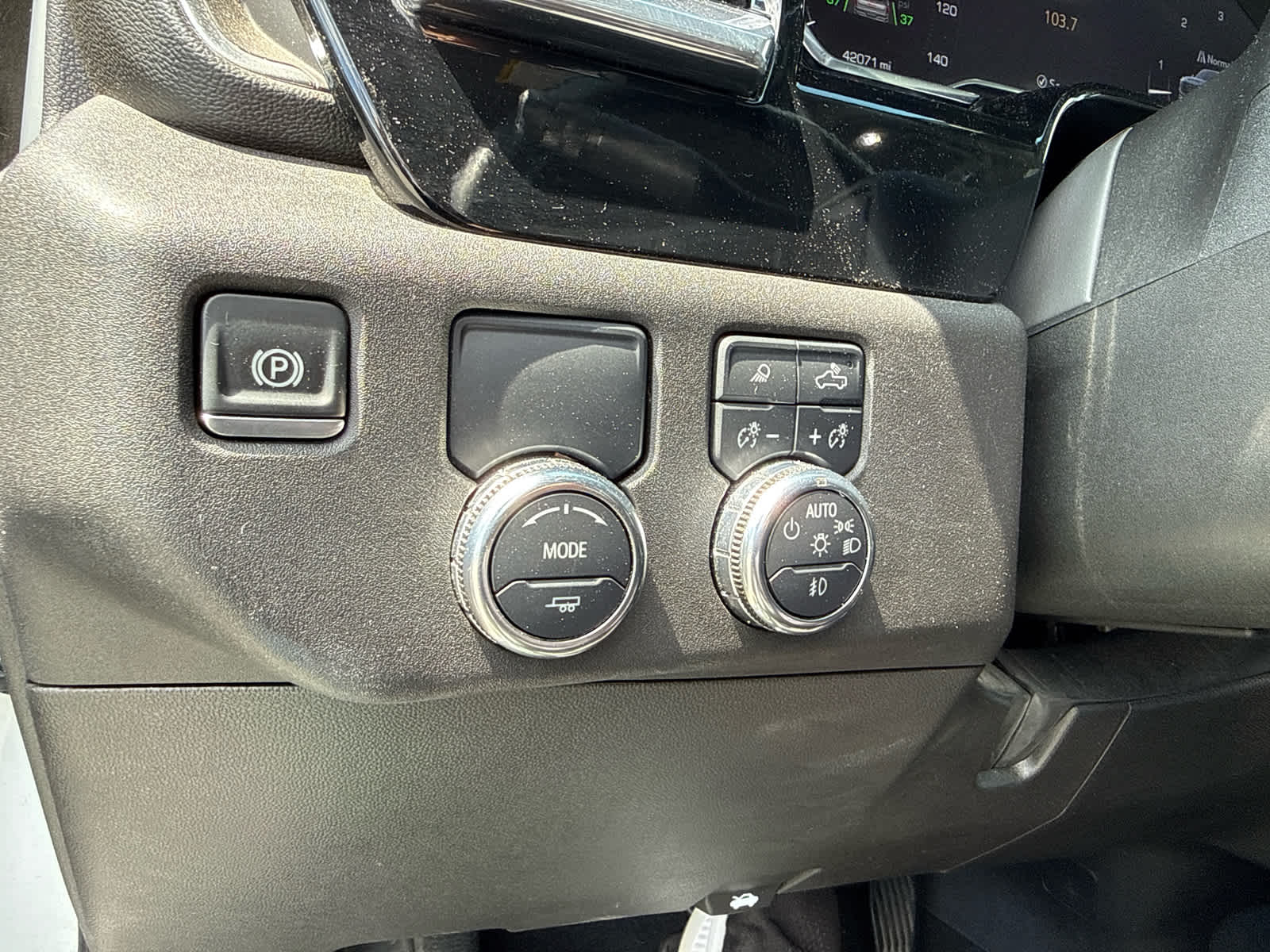2025 GMC Sierra 1500 2WD Crew Cab Short Box SLT