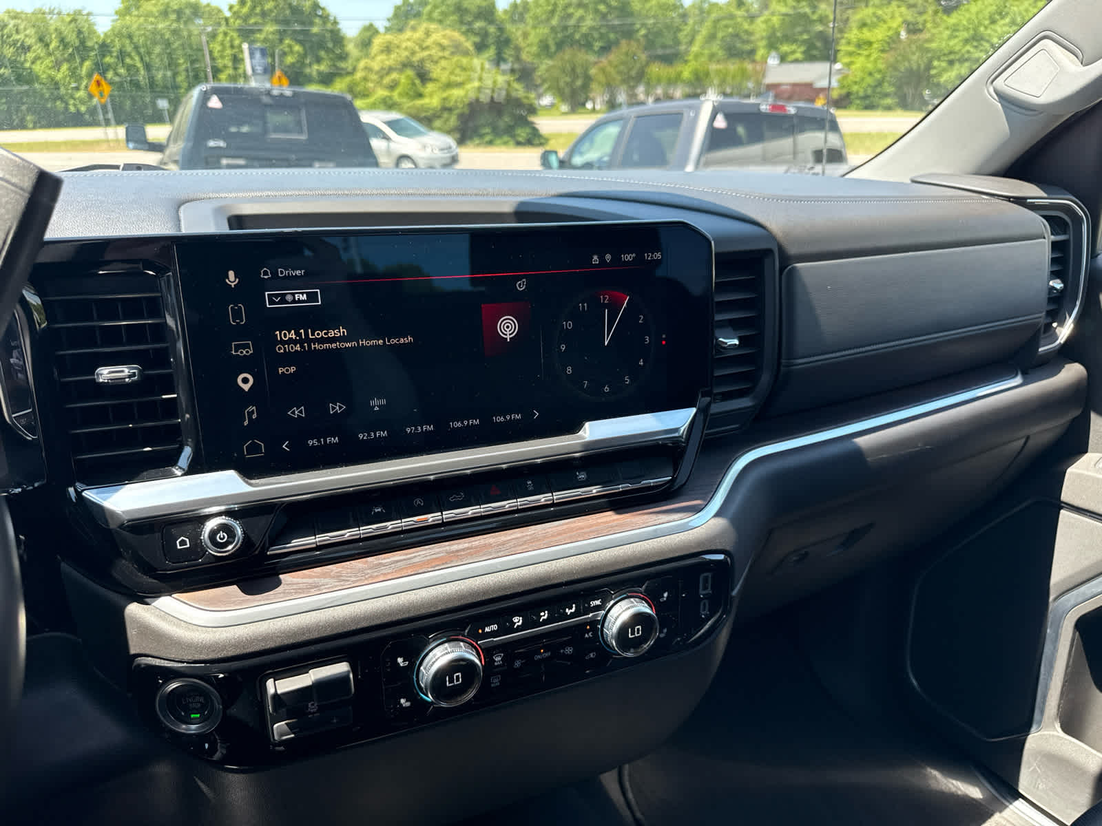 2025 GMC Sierra 1500 2WD Crew Cab Short Box SLT