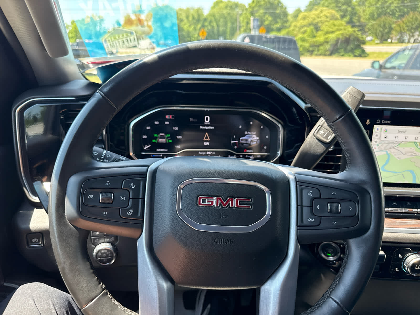 2025 GMC Sierra 1500 2WD Crew Cab Short Box SLT