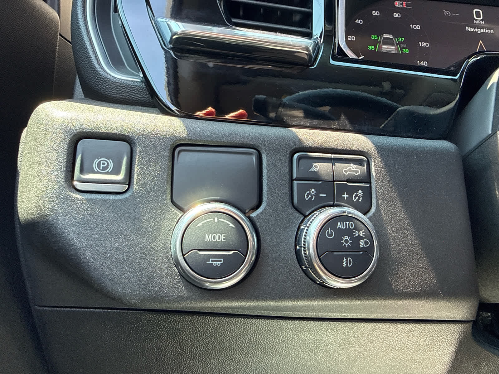 2025 GMC Sierra 1500 2WD Crew Cab Short Box SLT