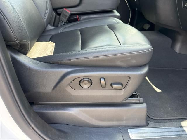 2025 GMC Sierra 1500 2WD Crew Cab Short Box SLT