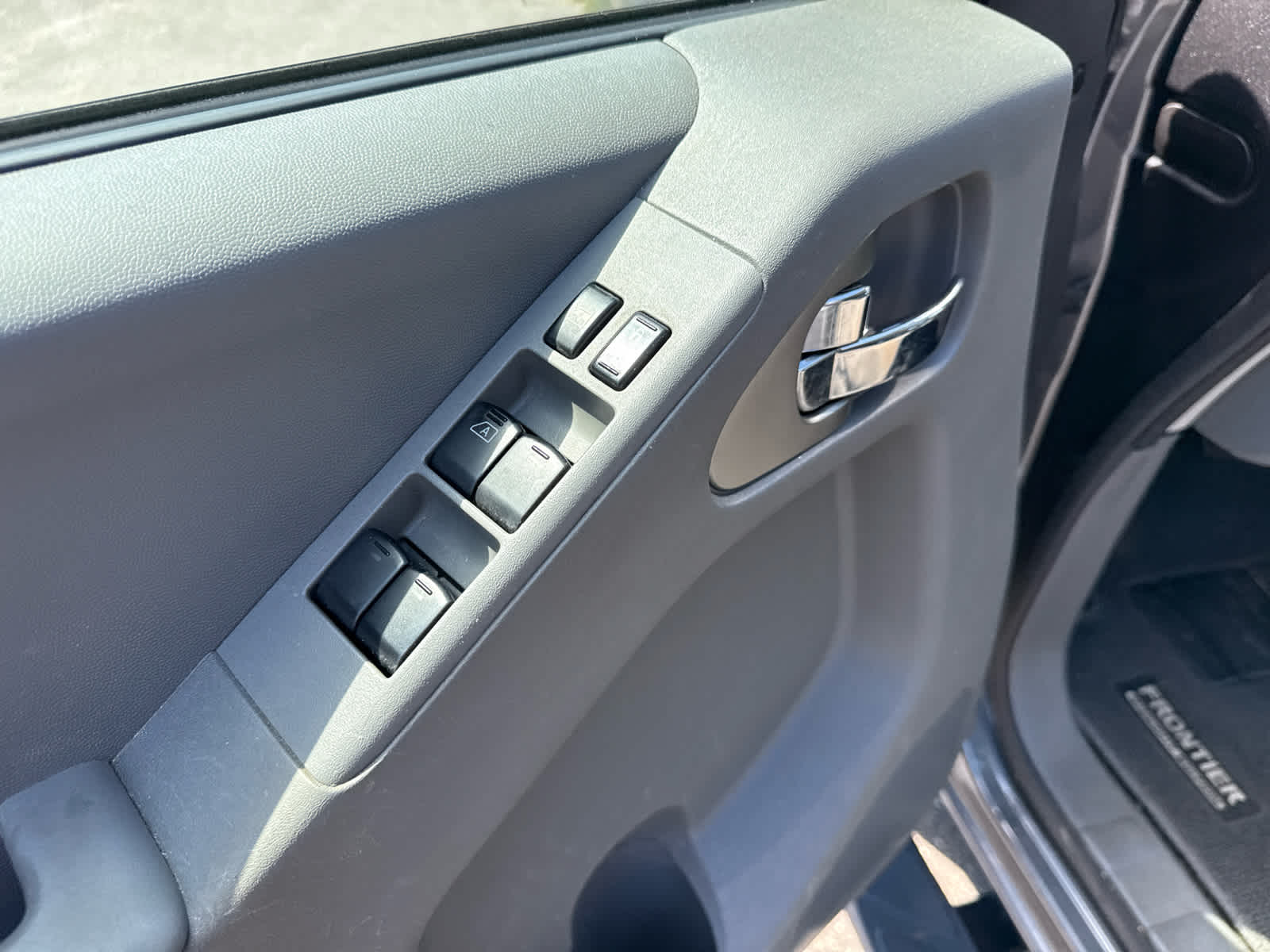 2020 Nissan Frontier SV