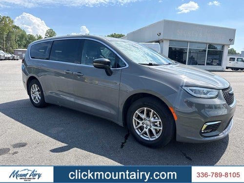 2025 Chrysler Pacifica Select