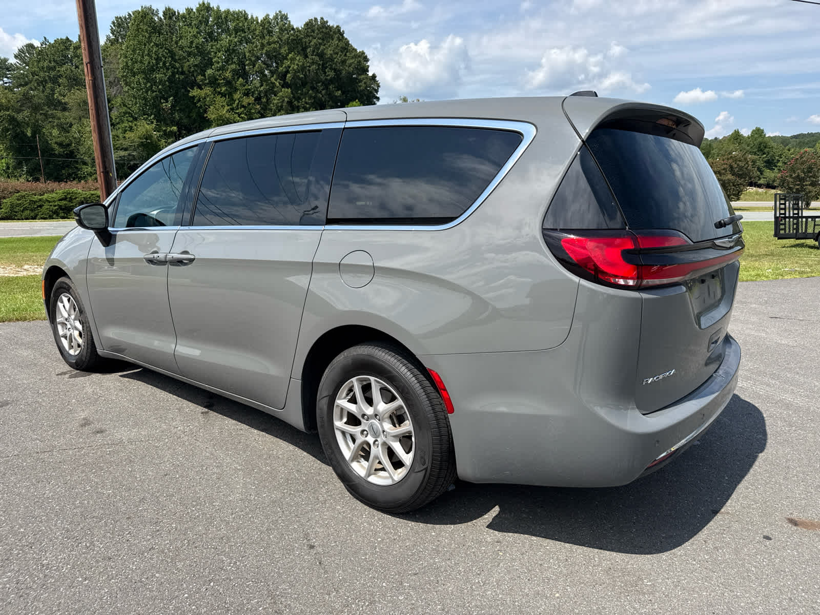 2025 Chrysler Pacifica Select