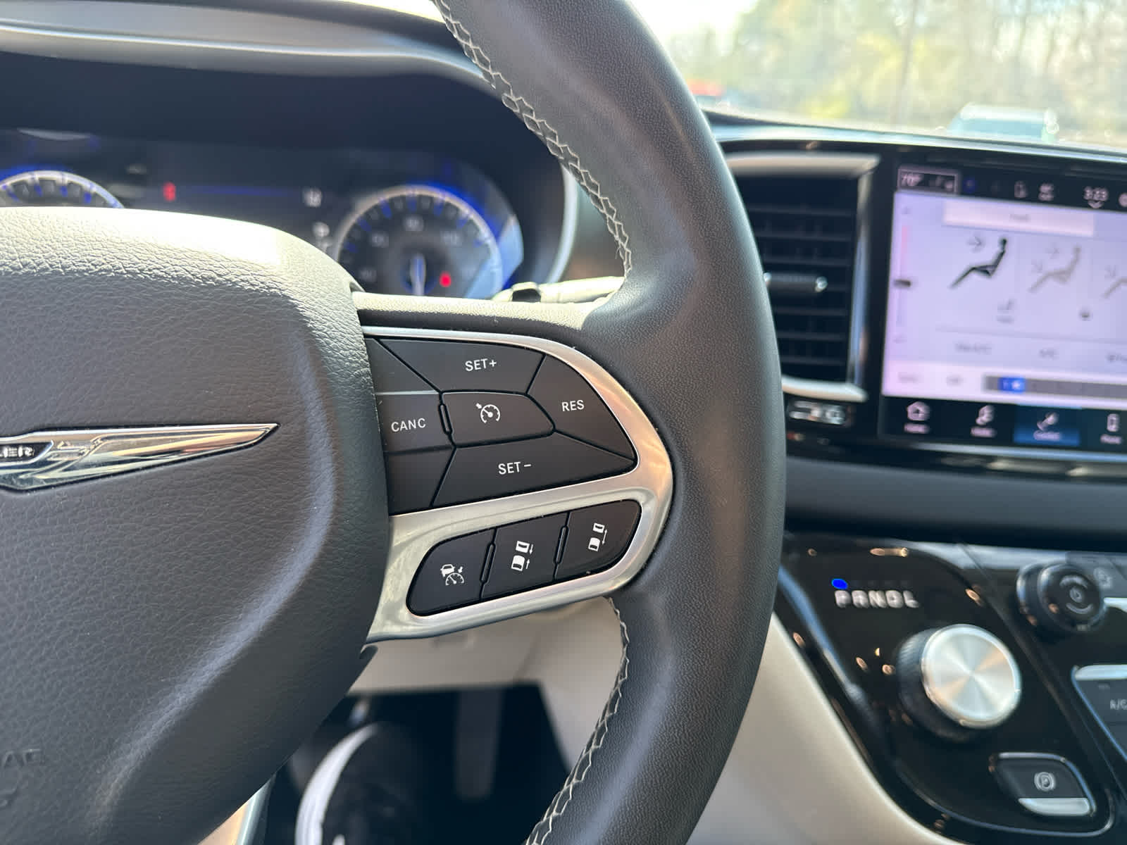 2023 Chrysler Pacifica Touring L