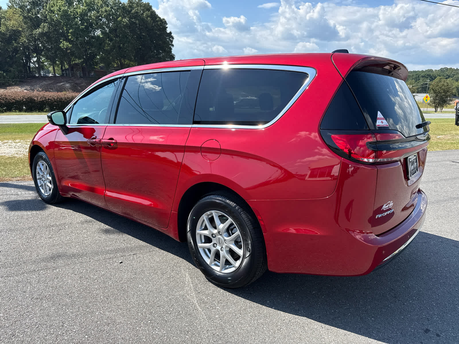 2025 Chrysler Pacifica Select