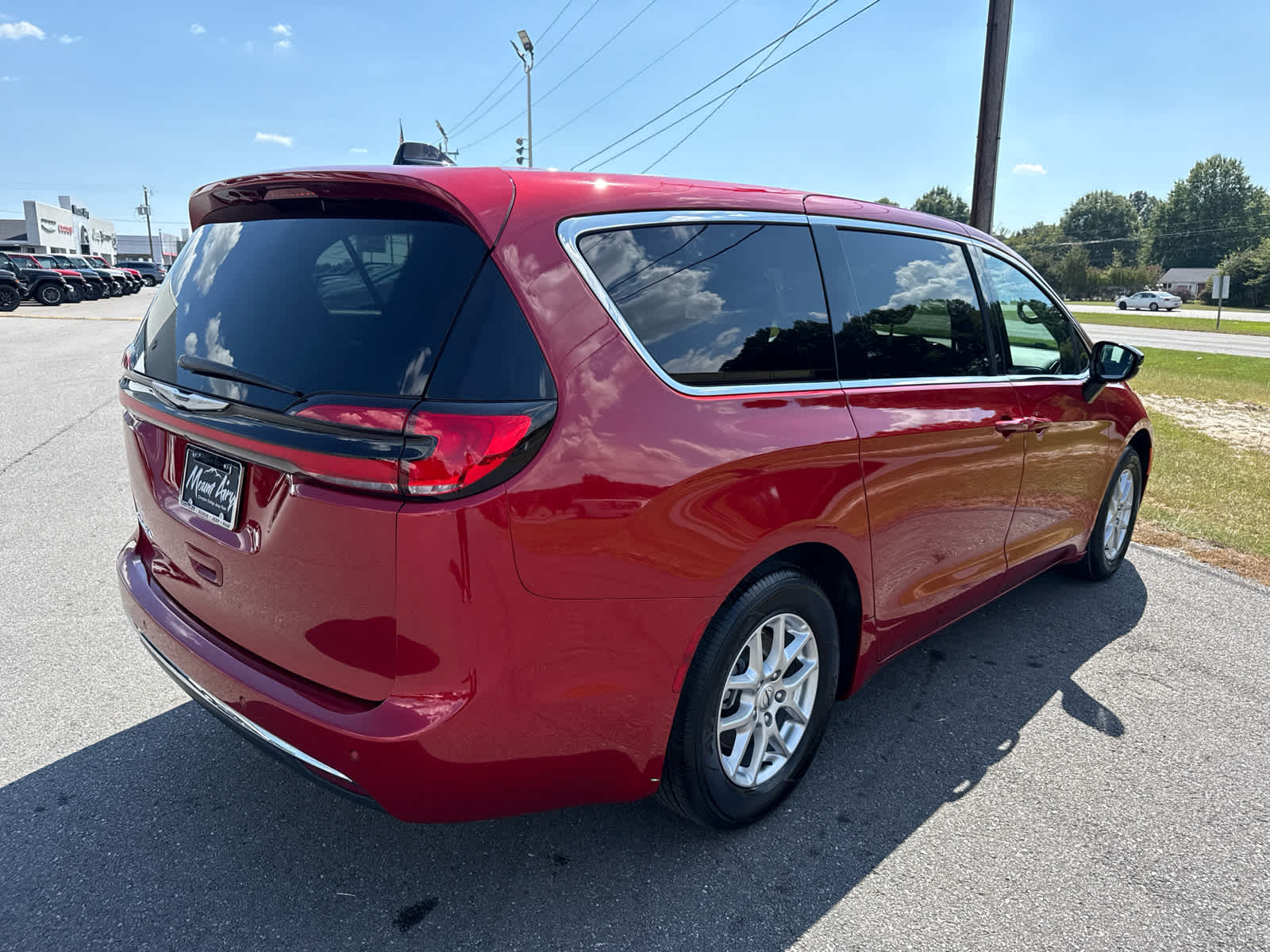 2025 Chrysler Pacifica Select