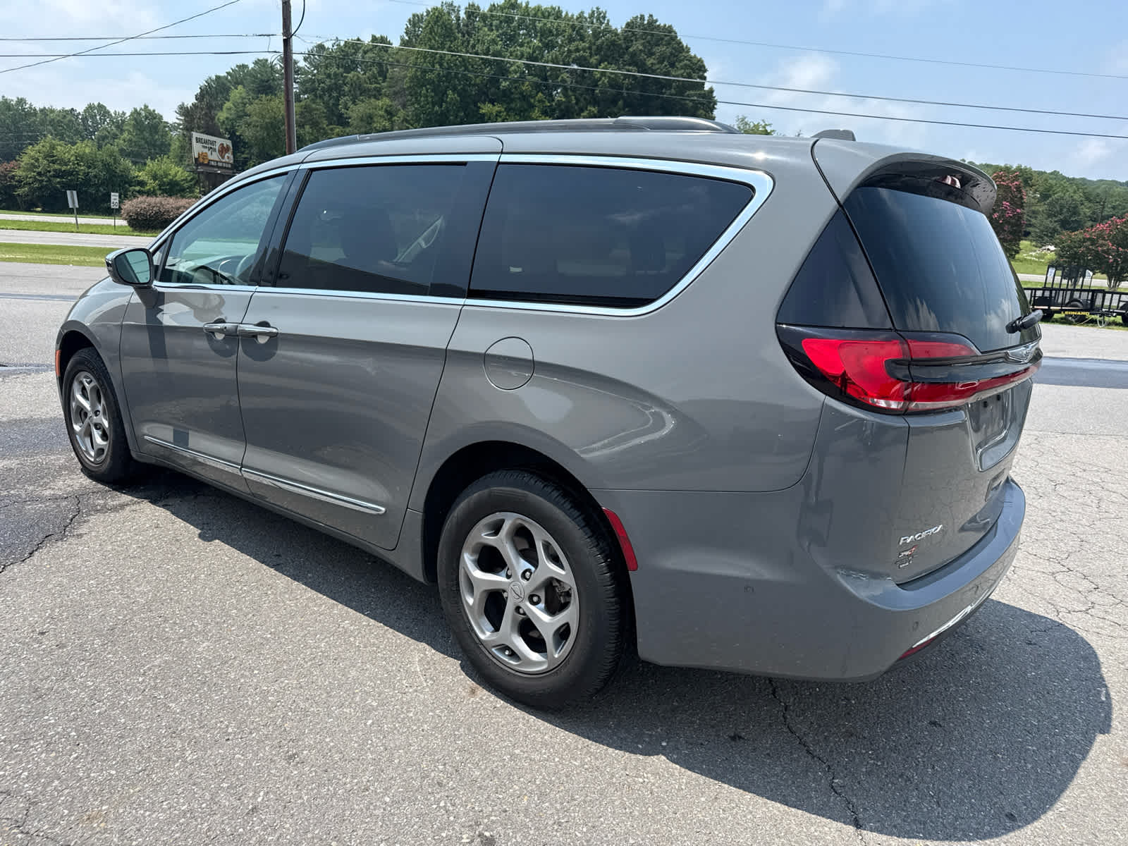 2022 Chrysler Pacifica Limited AWD