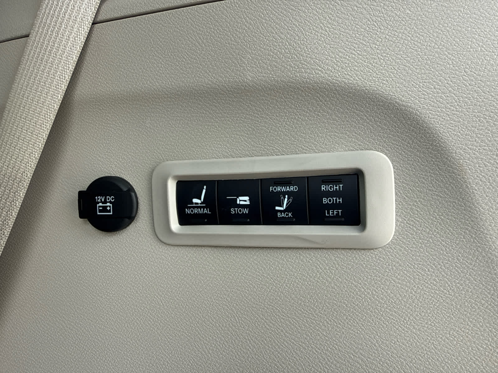 2022 Chrysler Pacifica Limited AWD