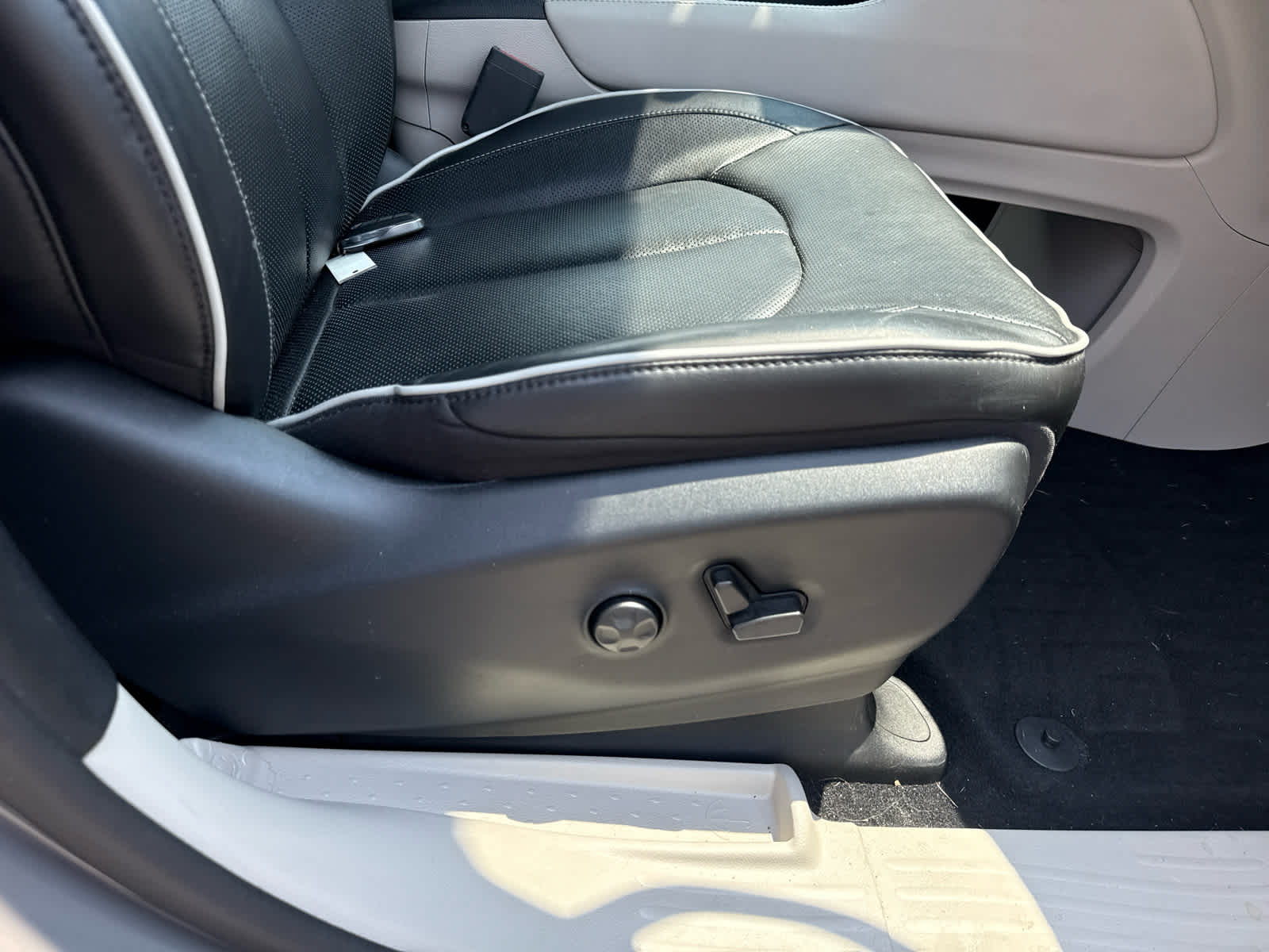 2022 Chrysler Pacifica Limited AWD