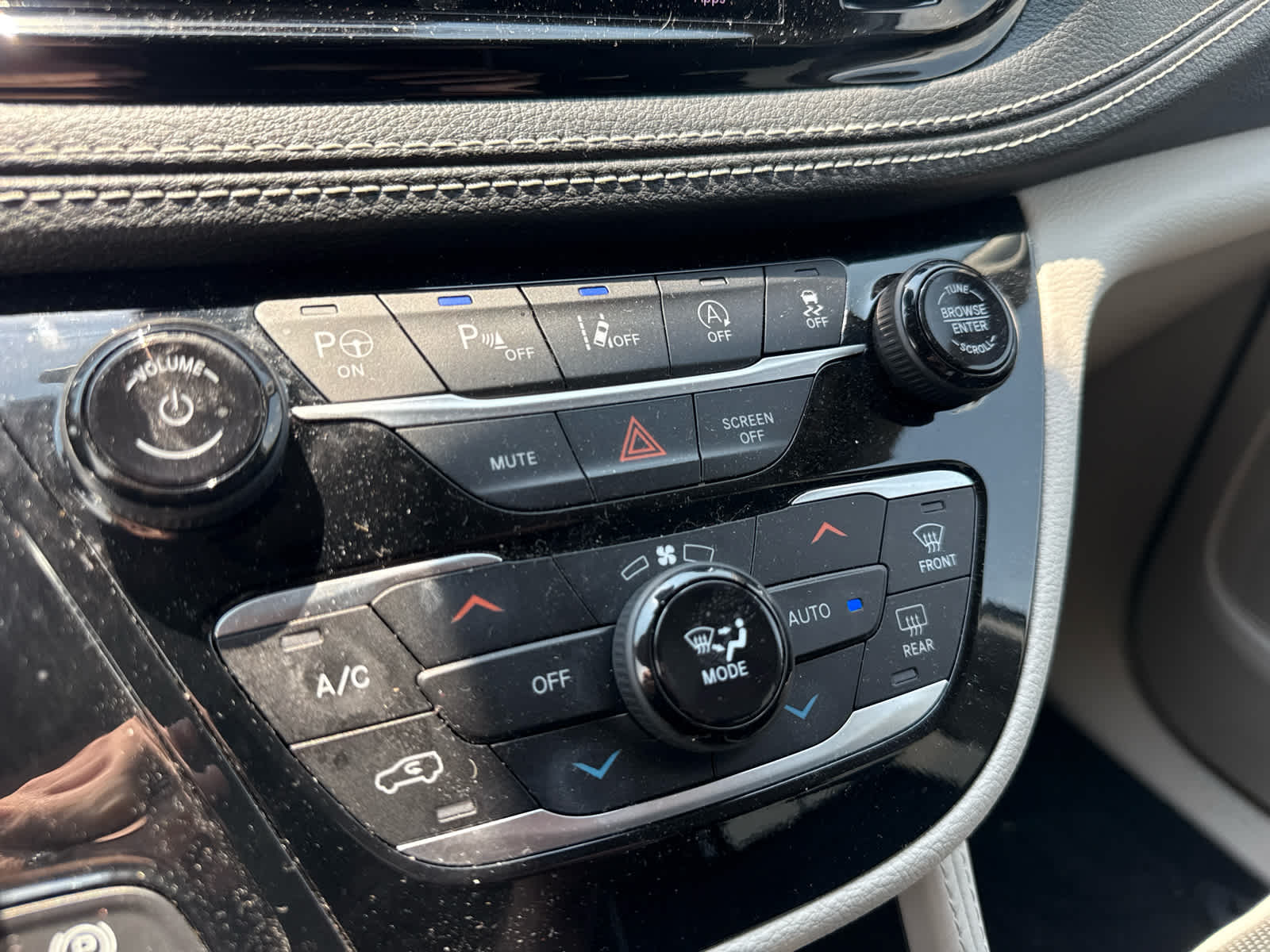 2022 Chrysler Pacifica Limited AWD