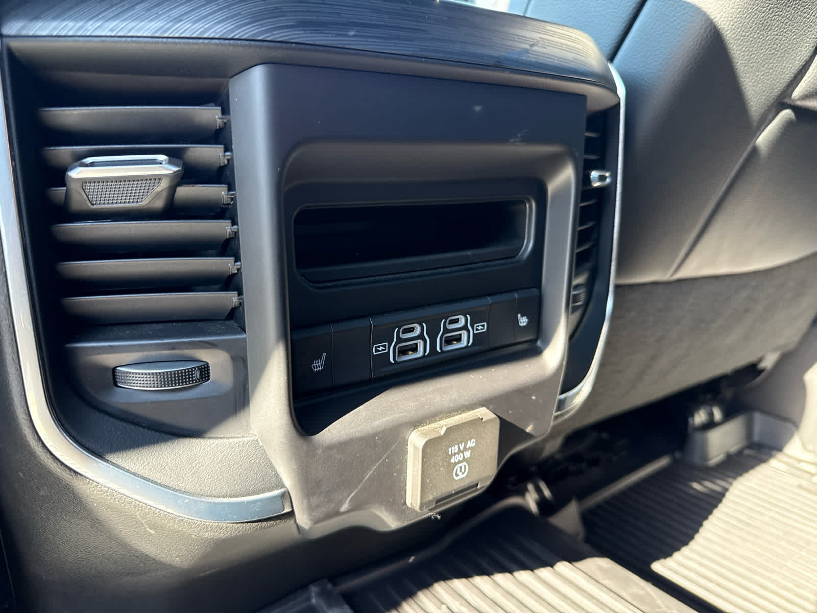 2024 RAM 3500 Laramie Crew Cab 4x4 8' Box