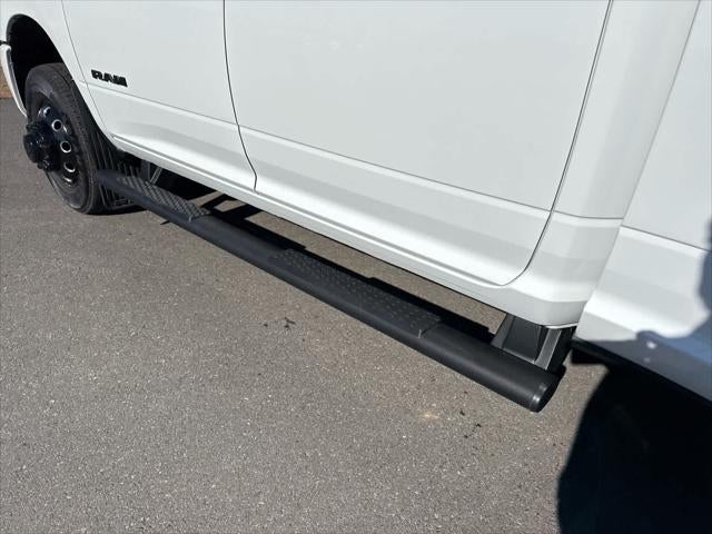 2024 RAM 3500 Laramie Crew Cab 4x4 8' Box