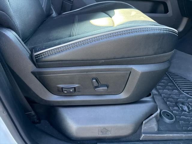 2024 RAM 3500 Laramie Crew Cab 4x4 8' Box