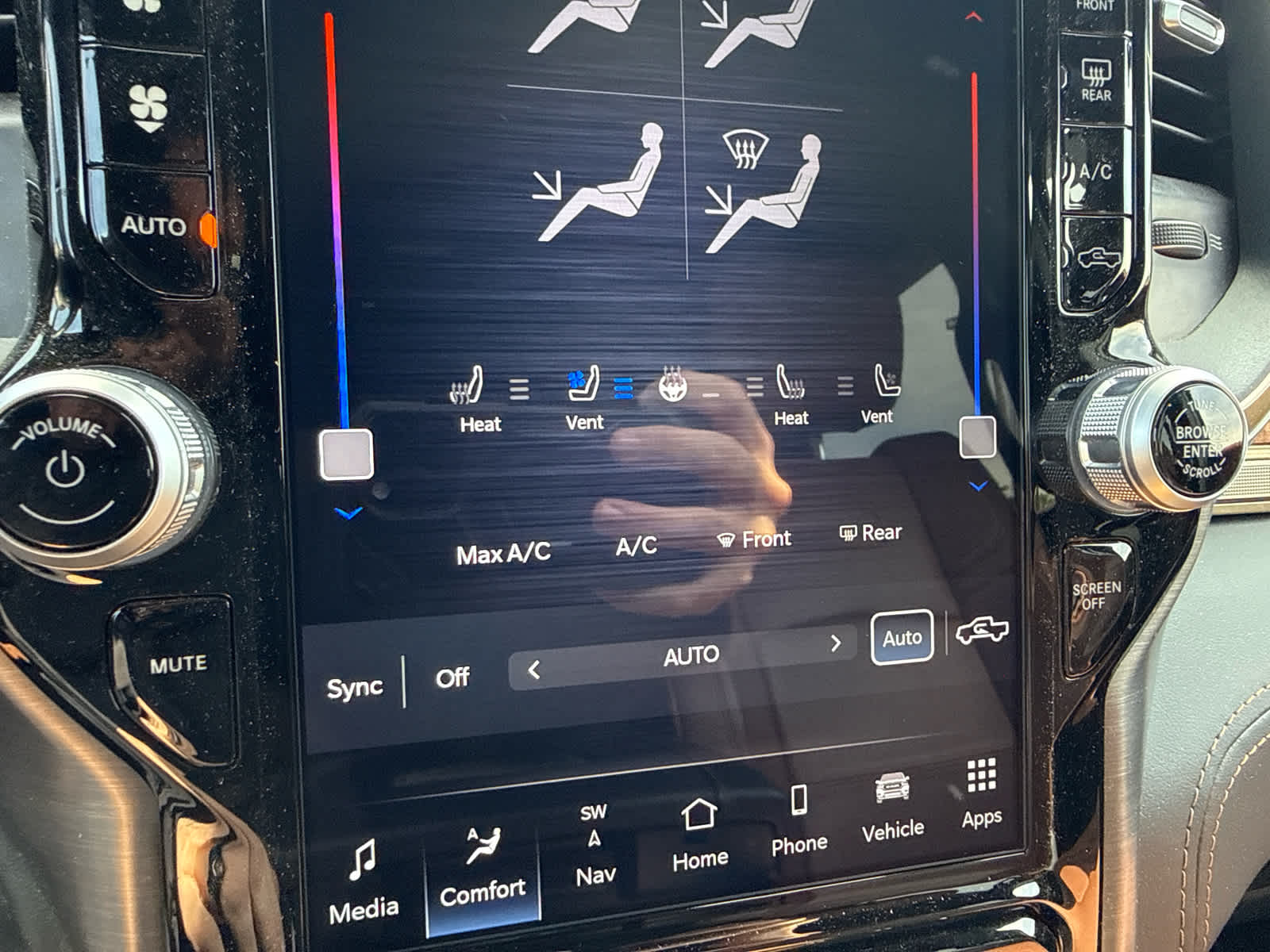 2024 RAM 3500 Limited Longhorn Mega Cab 4x4 6'4' Box