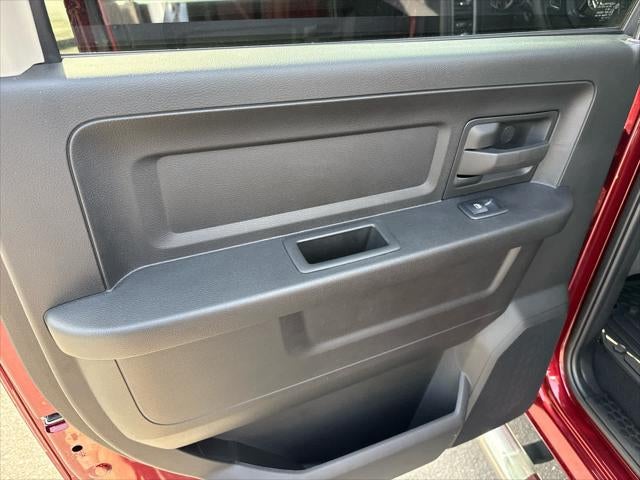 2023 RAM 1500 Classic Tradesman Crew Cab 4x4 5'7' Box