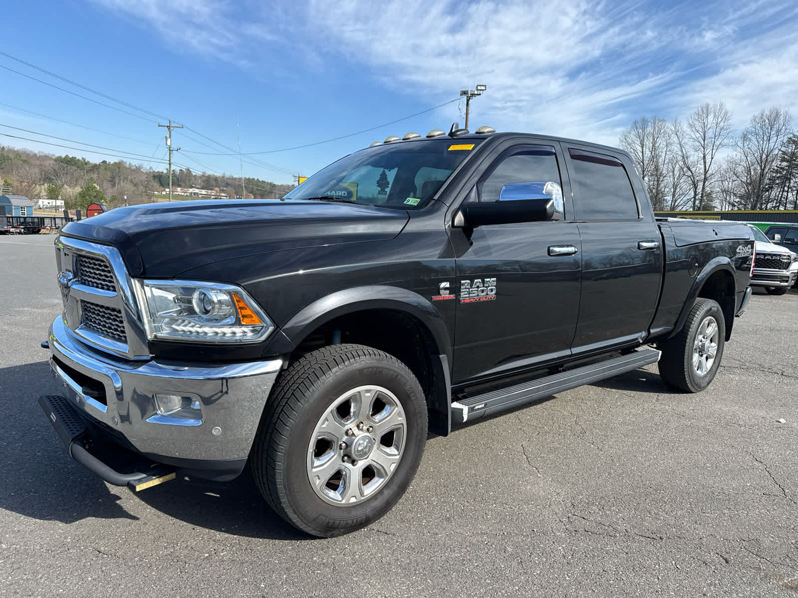 2018 RAM 2500 Laramie Crew Cab 4x4 6'4' Box