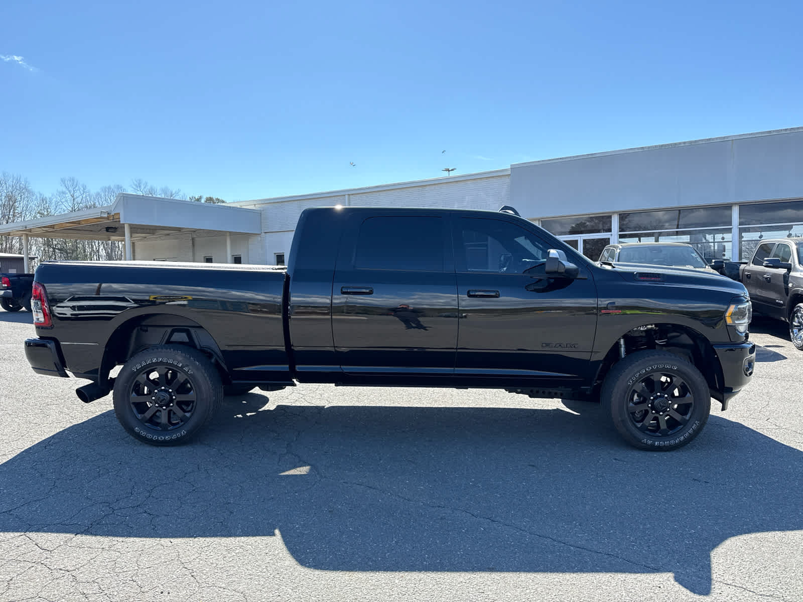 2022 RAM 2500 Big Horn Mega Cab 4x4 6'4'' Box