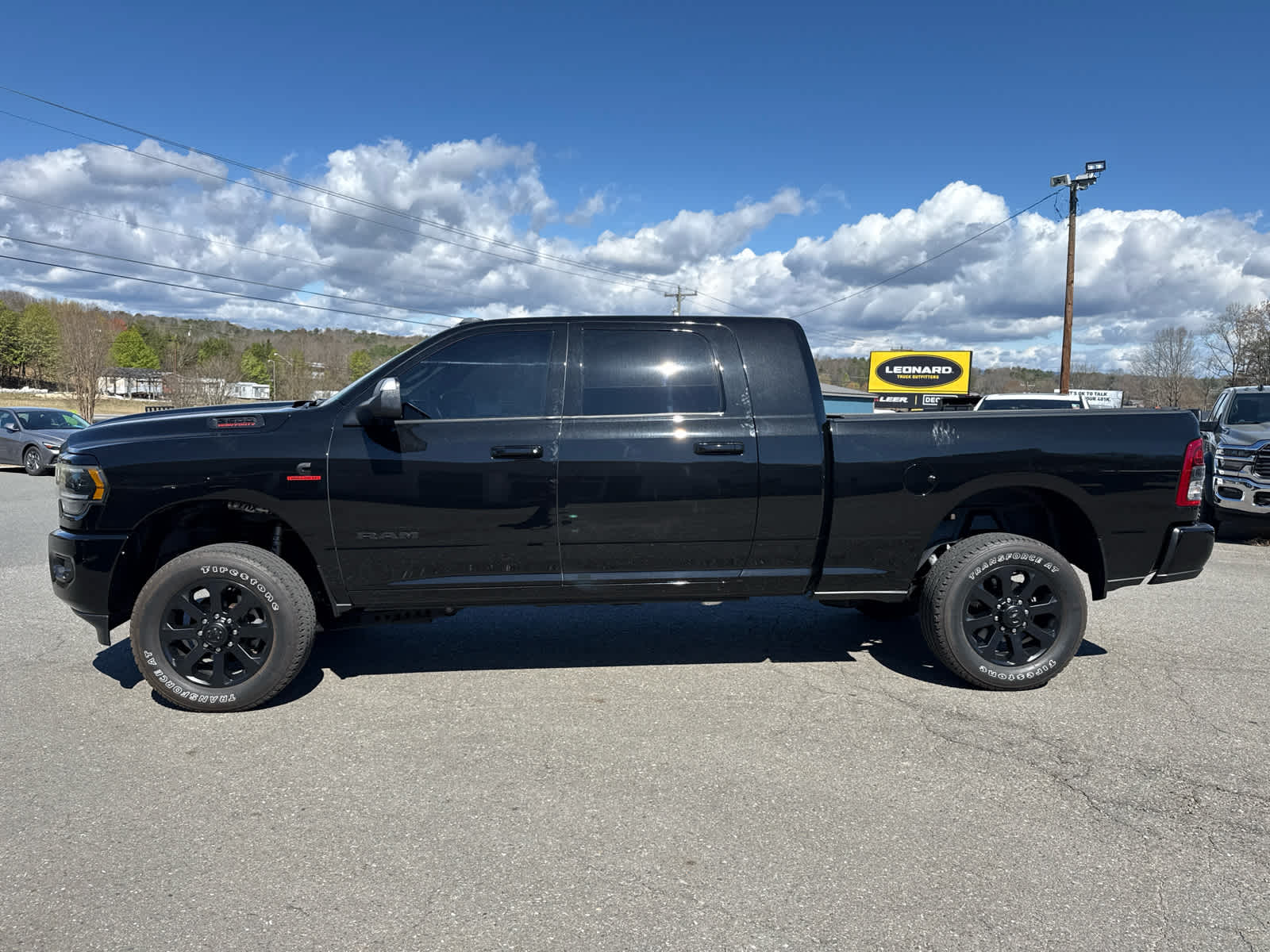 2022 RAM 2500 Big Horn Mega Cab 4x4 6'4'' Box
