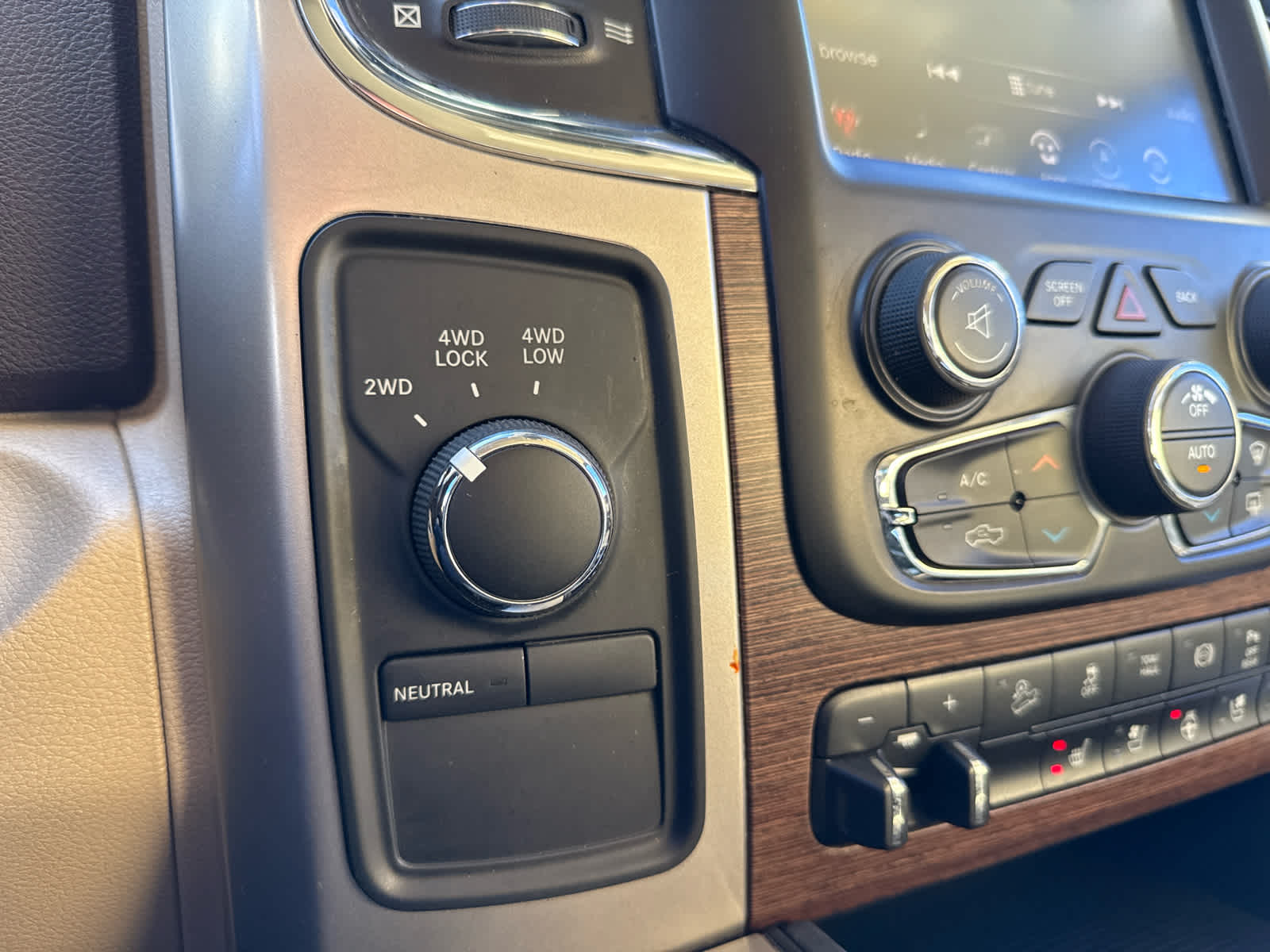 2017 RAM 2500 Laramie Mega Cab 4x4 6'4' Box