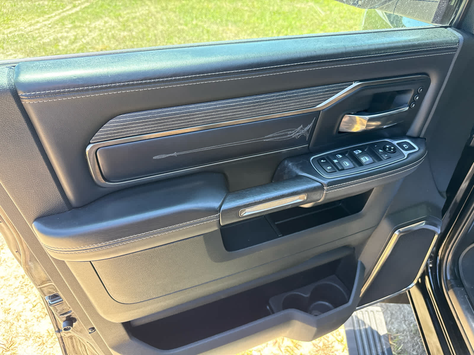 2021 RAM 2500 Limited Mega Cab 4x4 6'4' Box