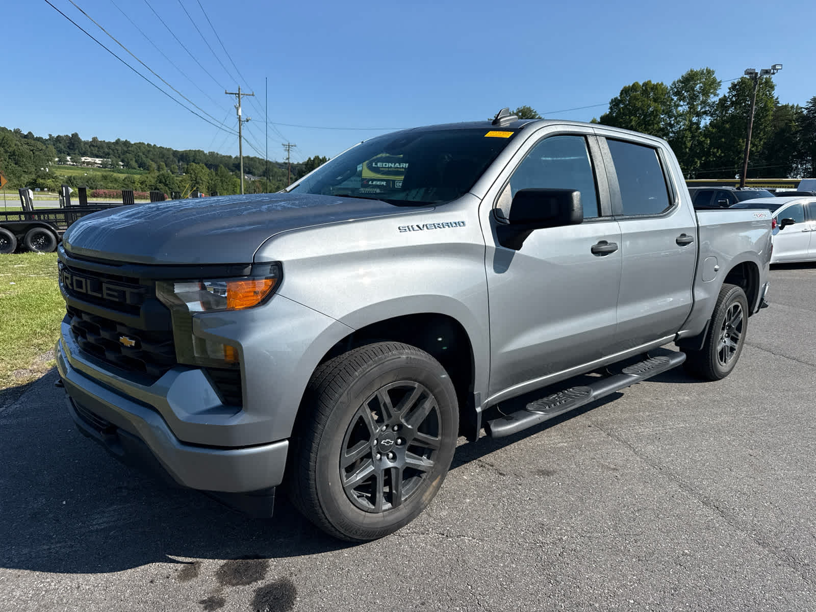 2023 Chevrolet Silverado 1500 4WD Crew Cab Short Bed Custom