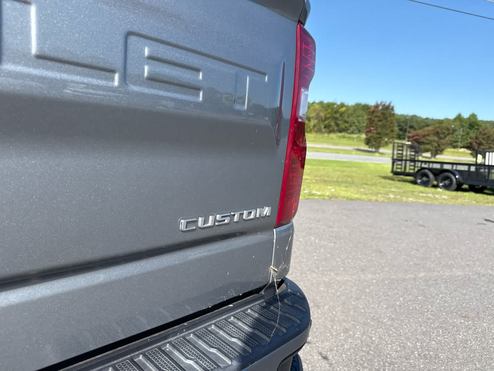 2023 Chevrolet Silverado 1500 4WD Crew Cab Short Bed Custom