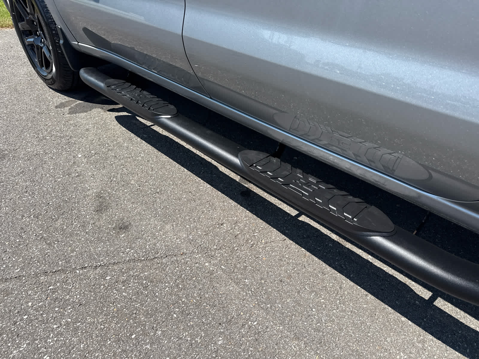 2023 Chevrolet Silverado 1500 4WD Crew Cab Short Bed Custom