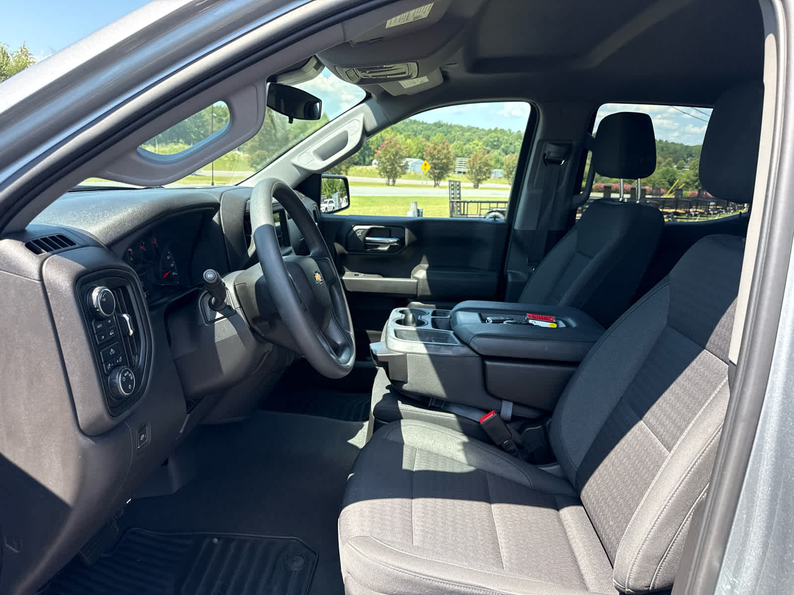 2023 Chevrolet Silverado 1500 4WD Crew Cab Short Bed Custom