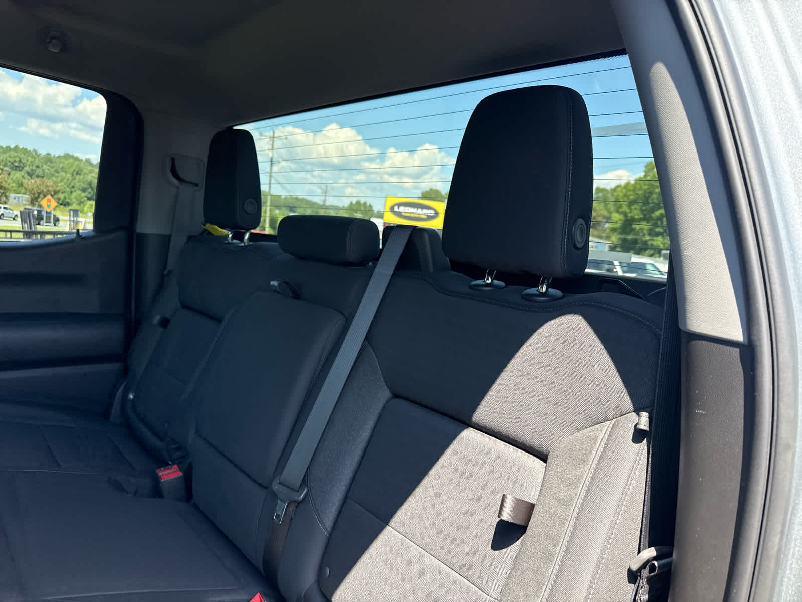 2023 Chevrolet Silverado 1500 4WD Crew Cab Short Bed Custom