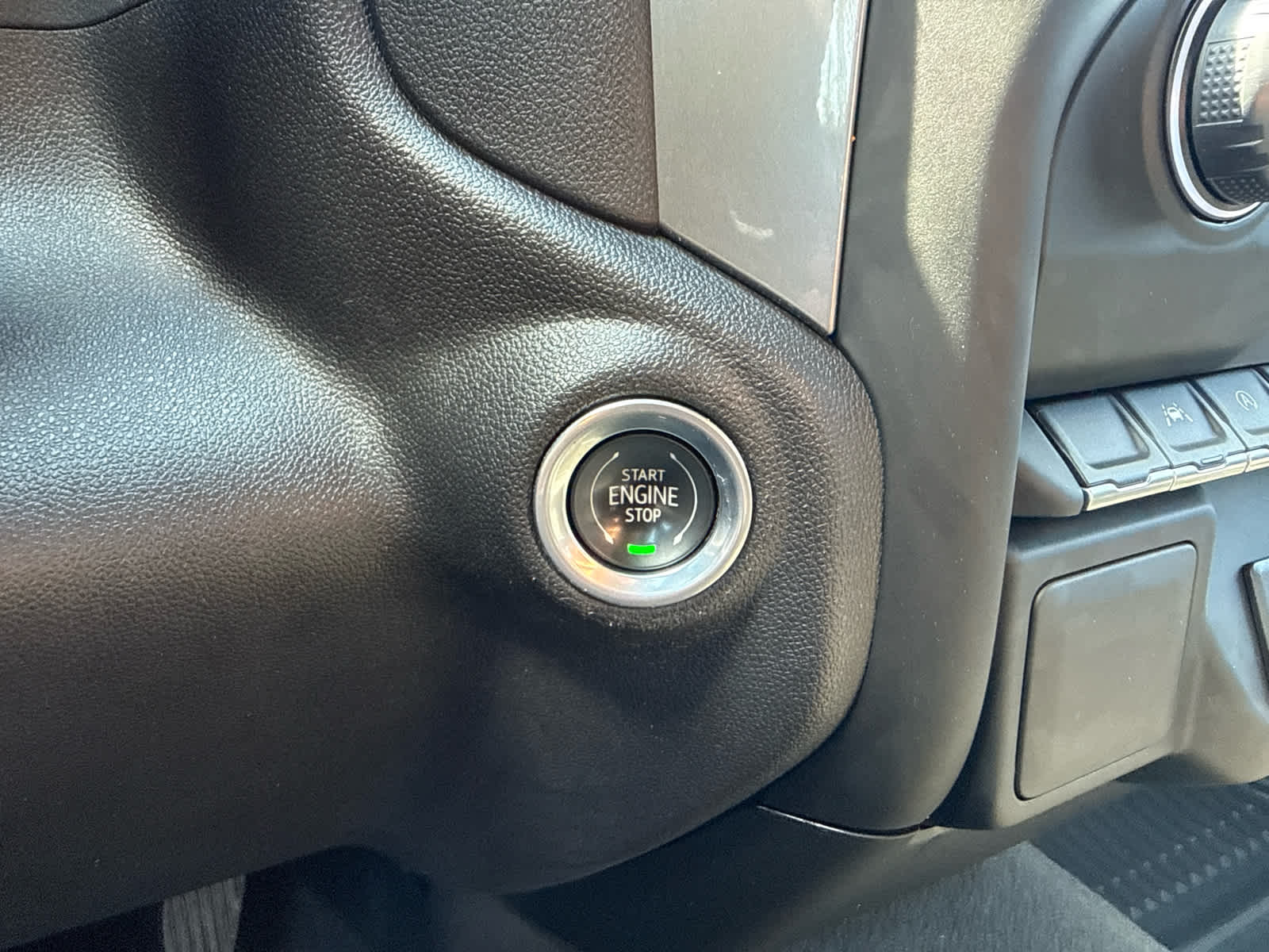 2023 Chevrolet Silverado 1500 4WD Crew Cab Short Bed Custom