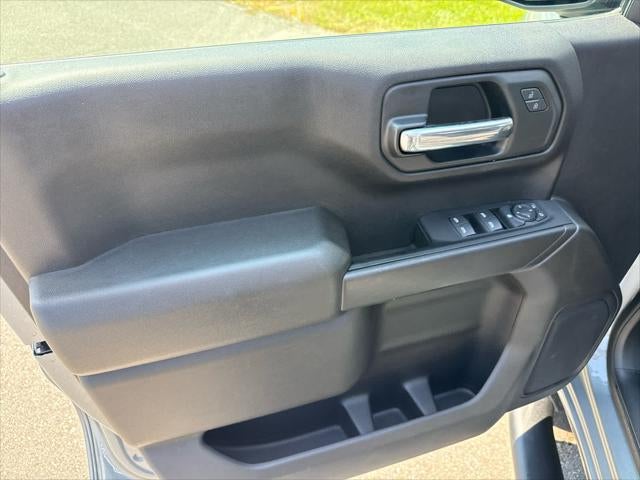 2023 Chevrolet Silverado 1500 4WD Crew Cab Short Bed Custom